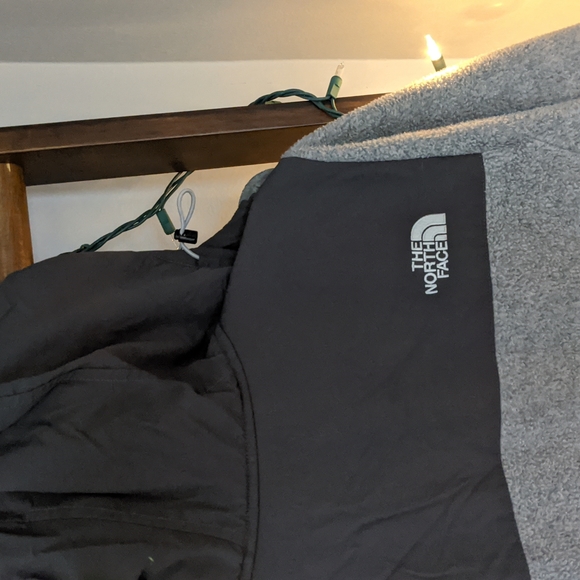 North Face Gray Hooded Jacket Small - Picture 7 of 8